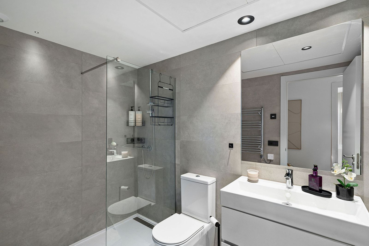 Penthouse te koop in Estepona | 3 slaapkamers H5361727