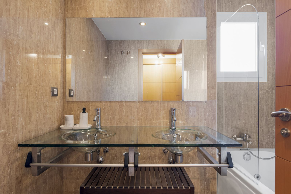 Appartement te koop in Estepona | 2 slaapkamers H5361883