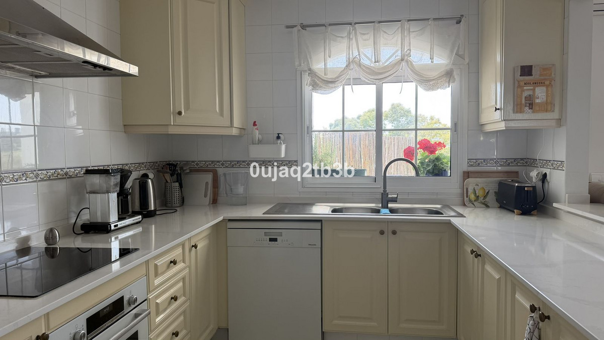 Appartement te koop in Estepona | 2 slaapkamers H5362549