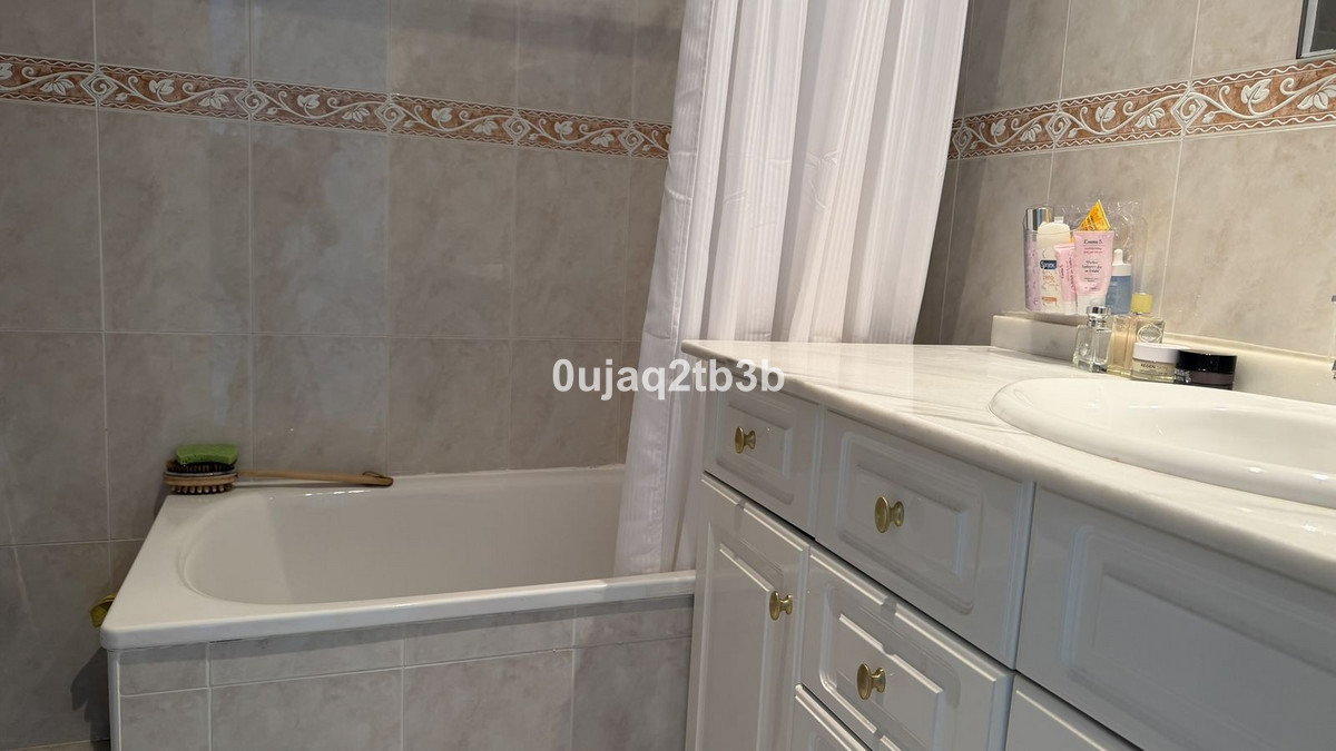 Appartement te koop in Estepona | 2 slaapkamers H5362549