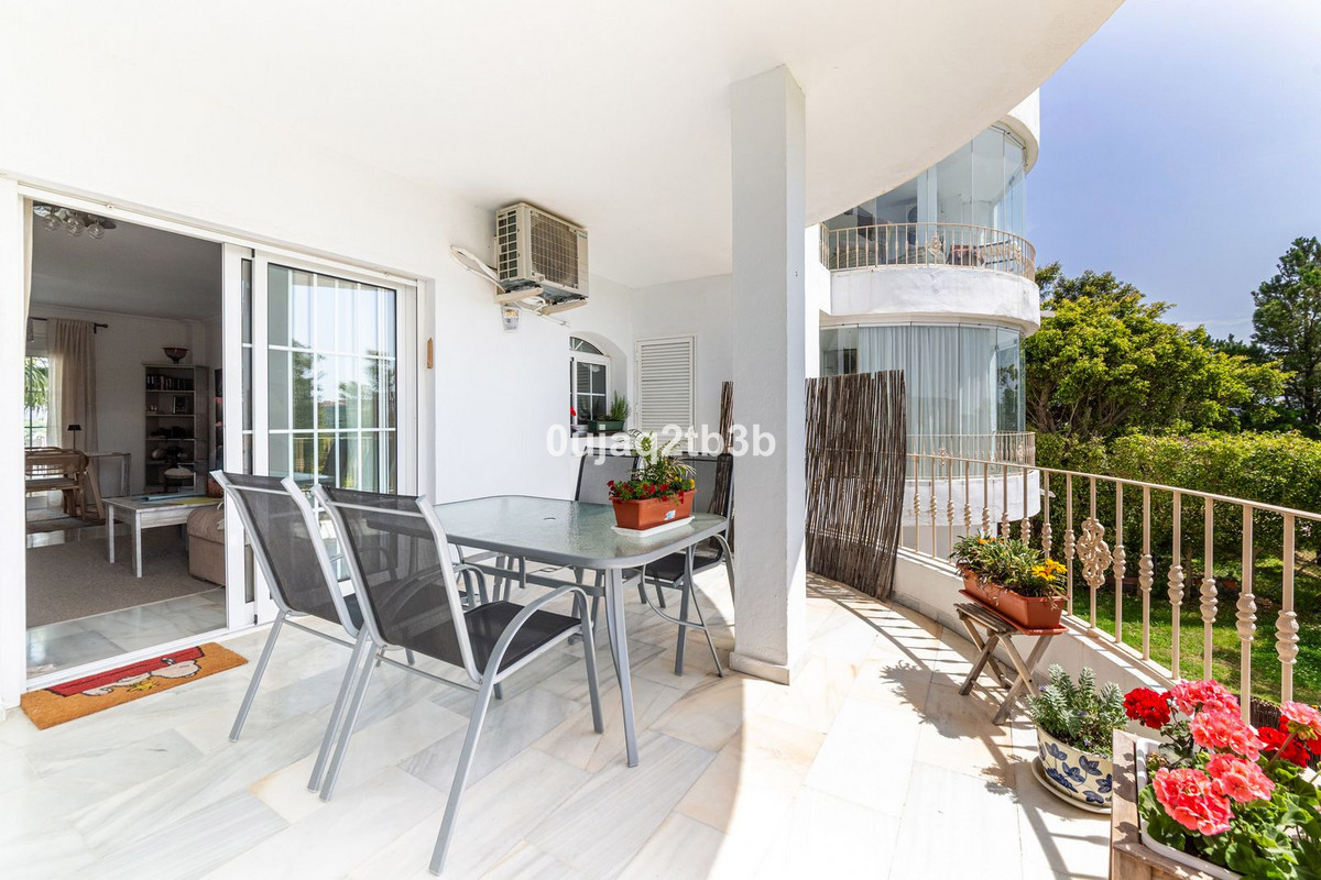 Appartement te koop in Estepona | 2 slaapkamers H5362549