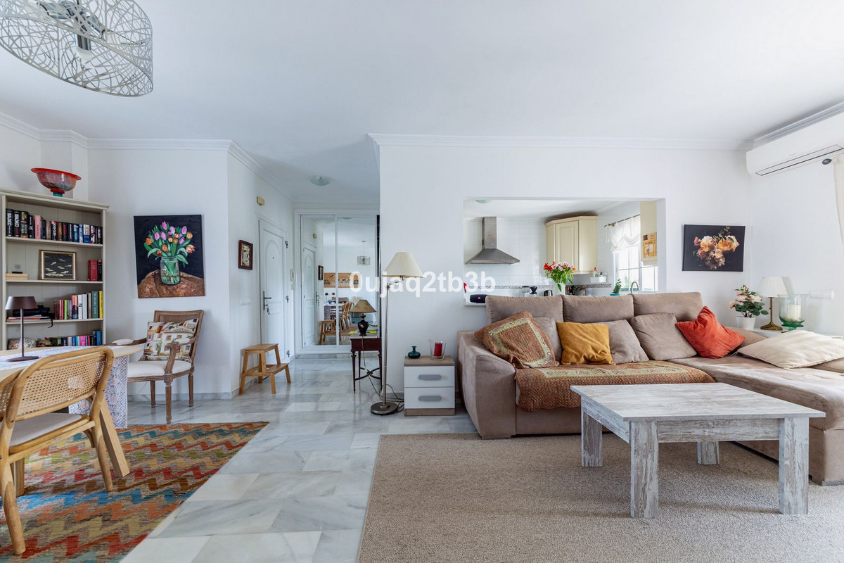 Appartement te koop in Estepona | 2 slaapkamers H5362549
