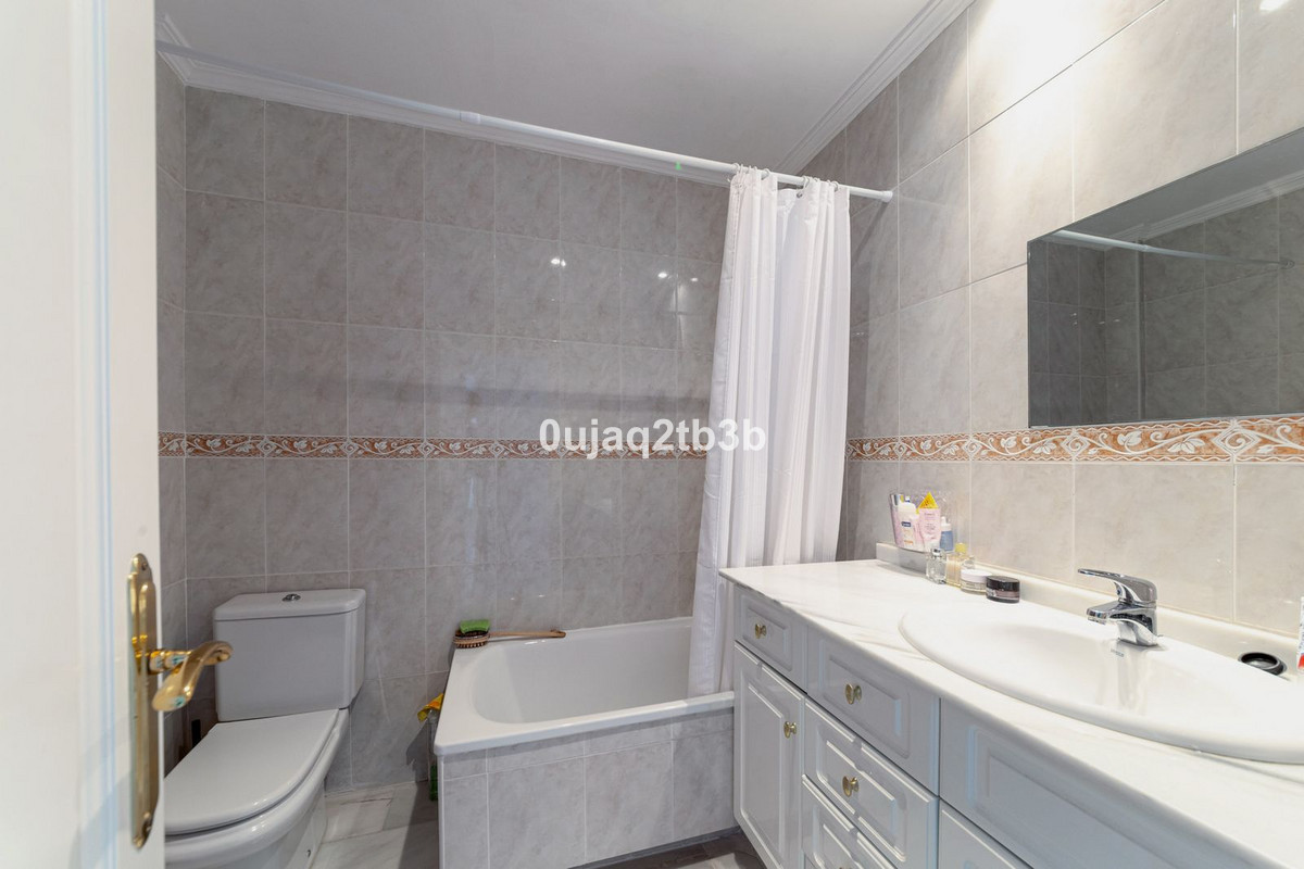 Appartement te koop in Estepona | 2 slaapkamers H5362549