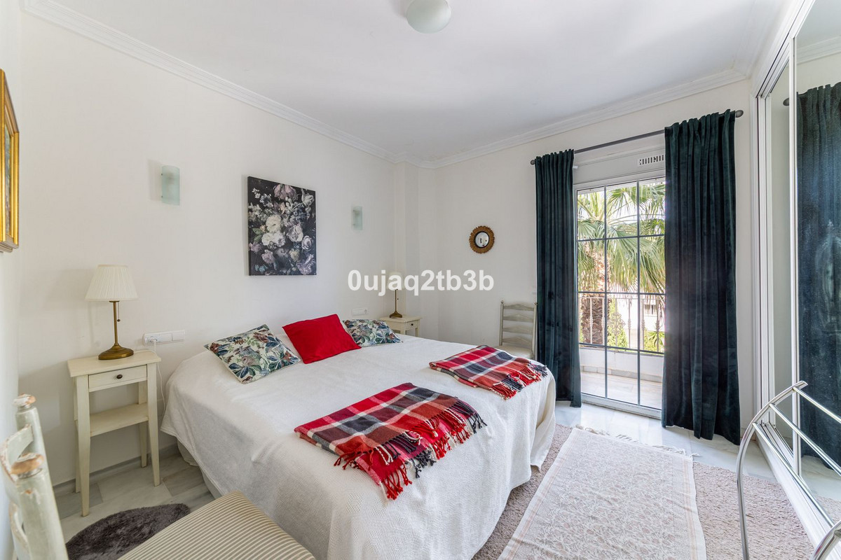 Appartement te koop in Estepona | 2 slaapkamers H5362549