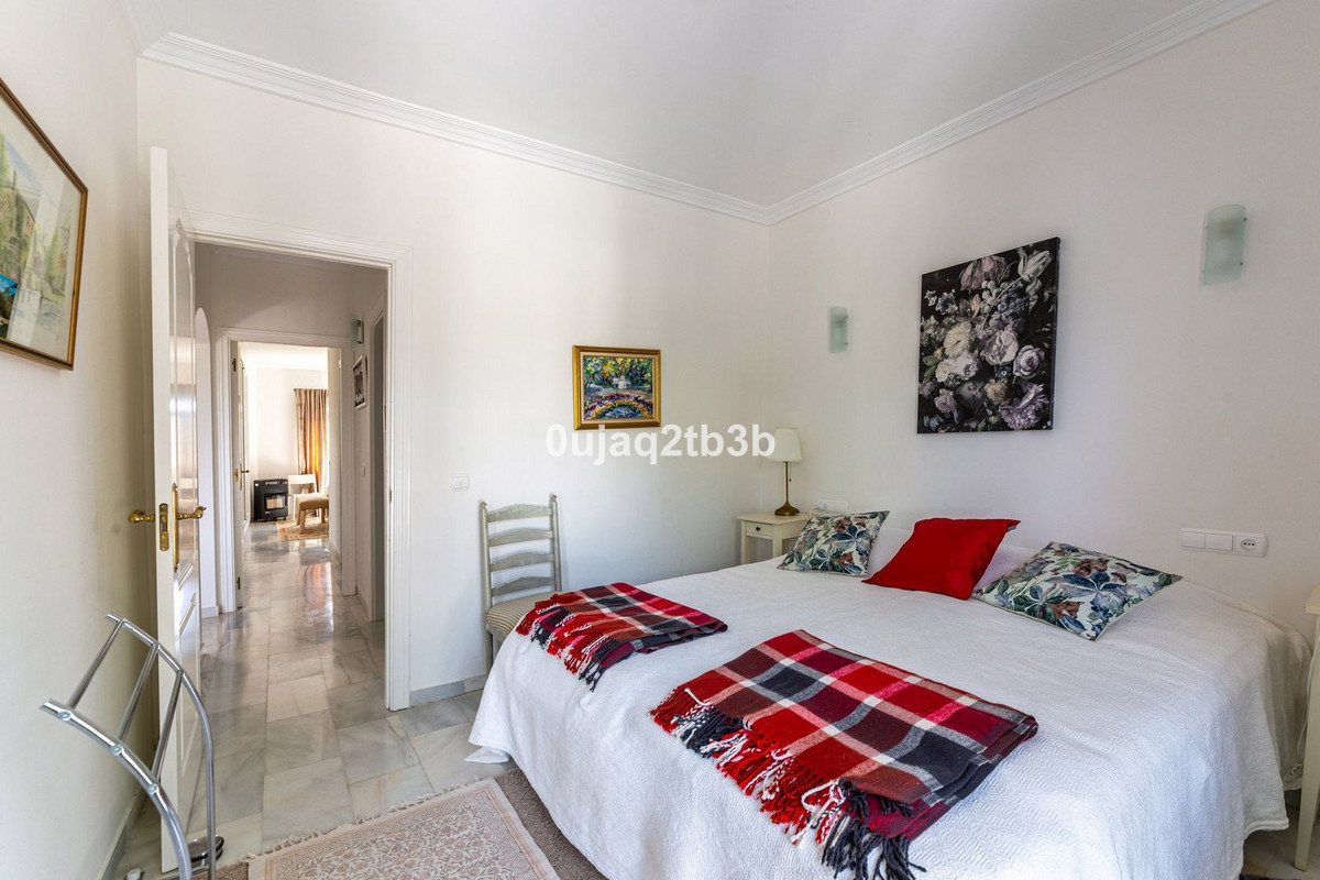 Appartement te koop in Estepona | 2 slaapkamers H5362549
