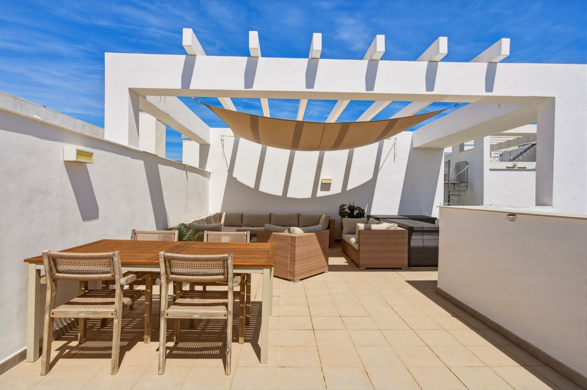 Penthouse te koop in Estepona | 3 slaapkamers H5363704