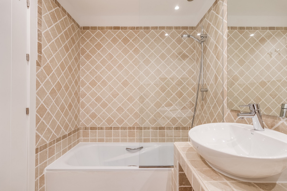 Appartement te koop in Estepona | 2 slaapkamers H5364298