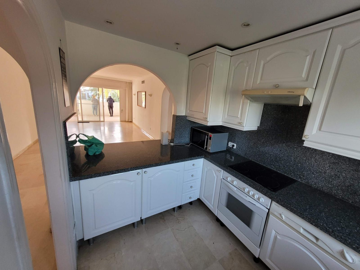 Appartement te koop in Estepona | 3 slaapkamers H5365282