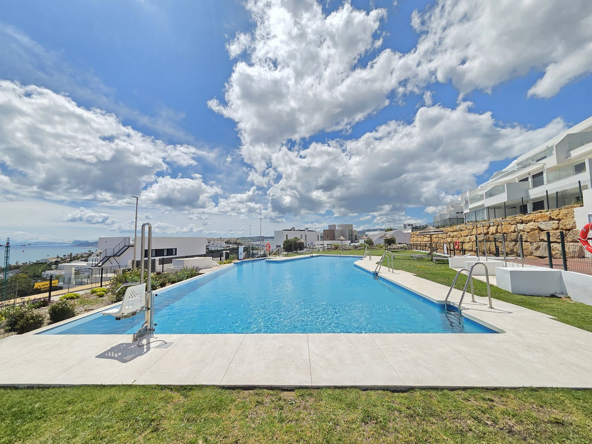 Appartement te koop in Estepona | 3 slaapkamers H5366644