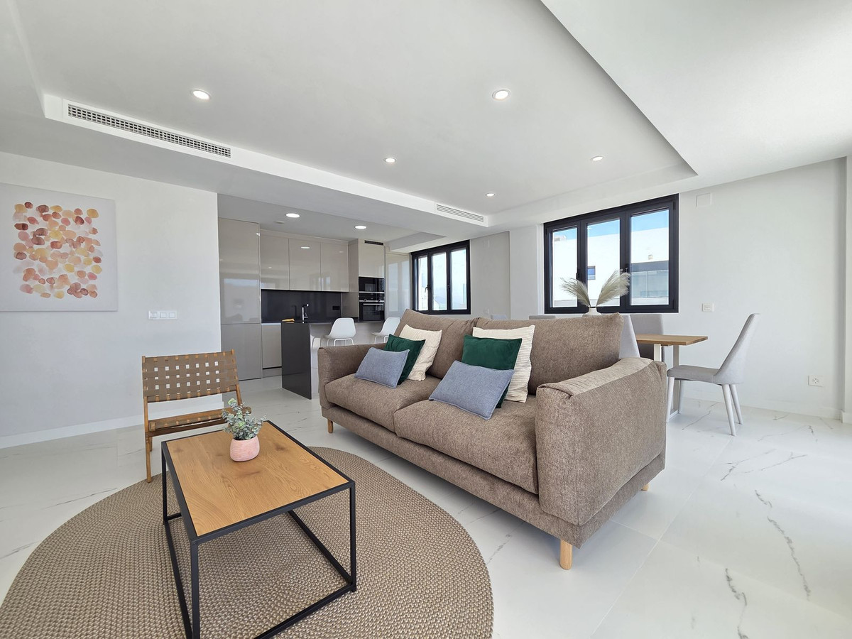 Appartement te koop in Estepona | 3 slaapkamers H5366644