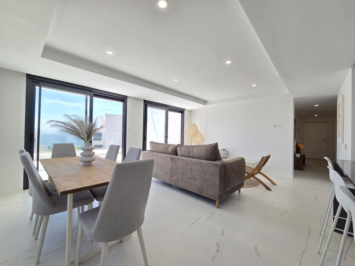 Appartement te koop in Estepona | 3 slaapkamers H5366644