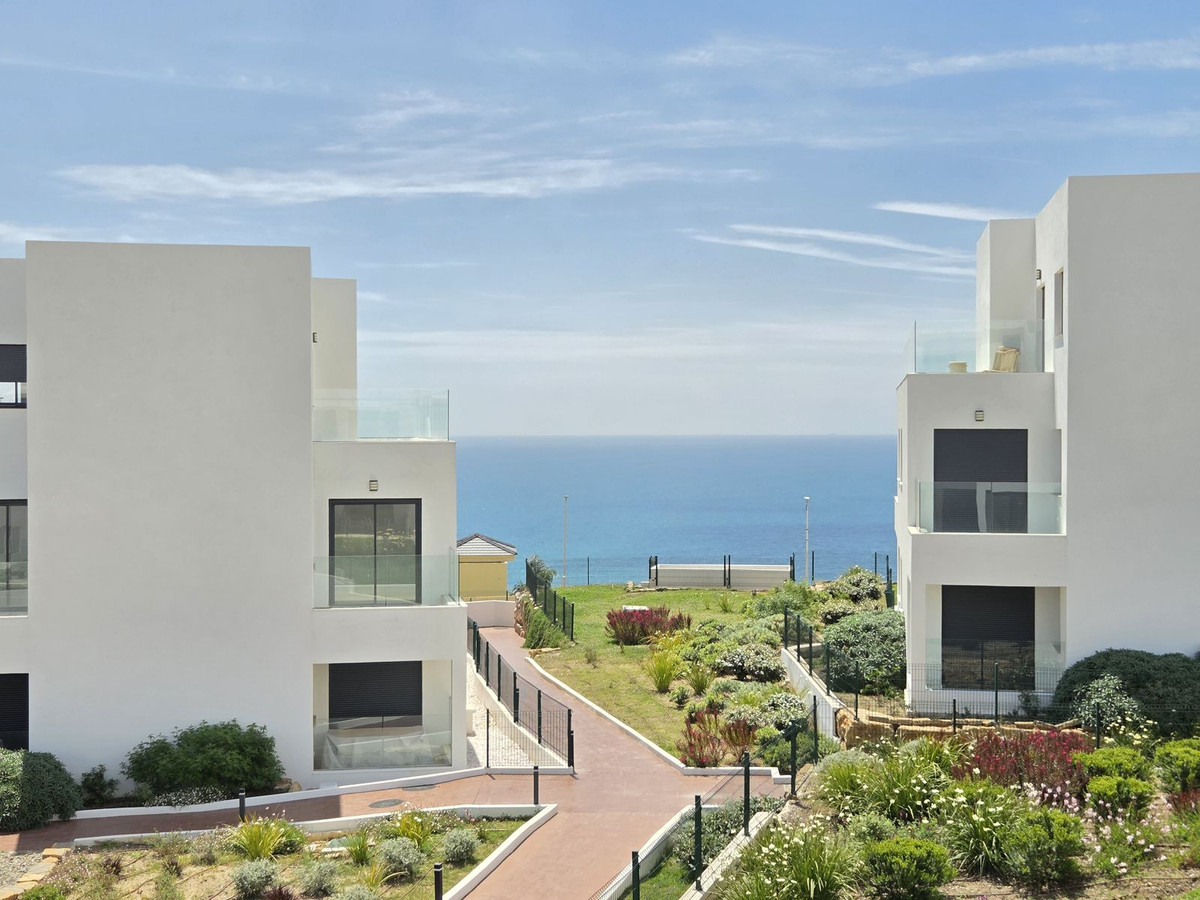Appartement te koop in Estepona | 3 slaapkamers H5366644