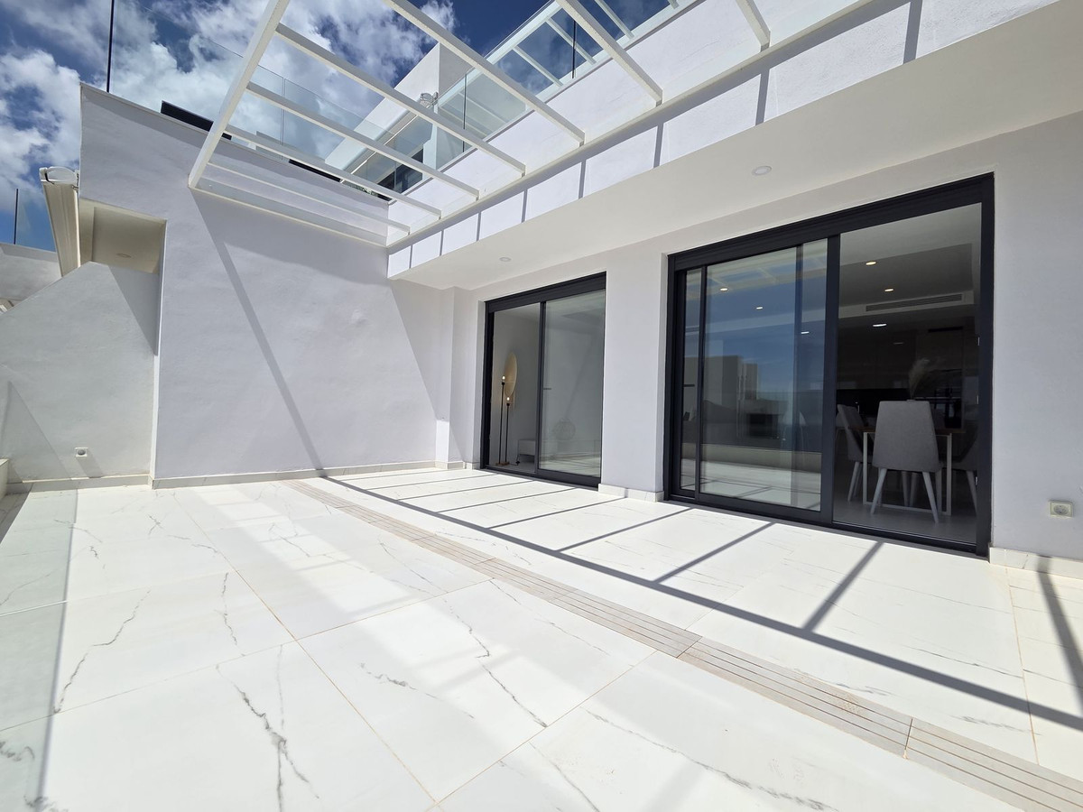Appartement te koop in Estepona | 3 slaapkamers H5366644