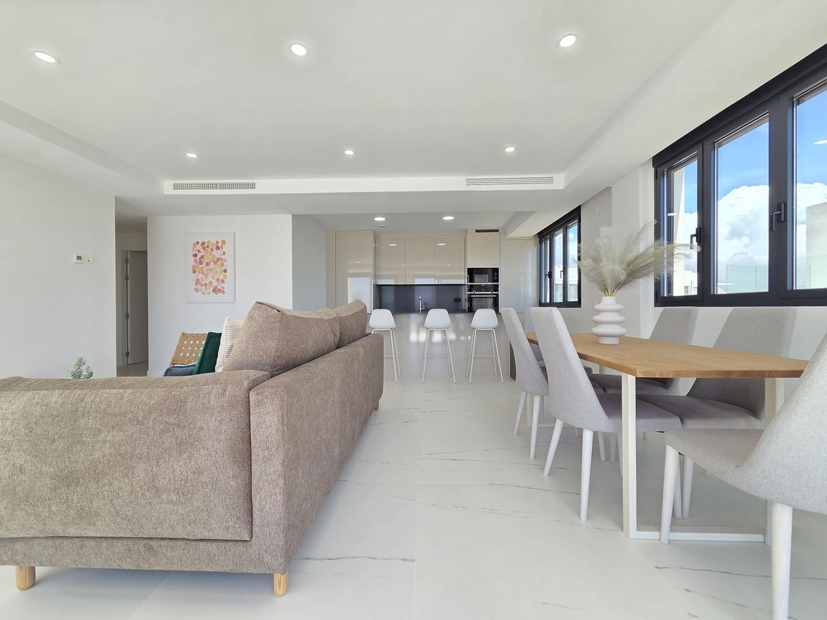 Appartement te koop in Estepona | 3 slaapkamers H5366644