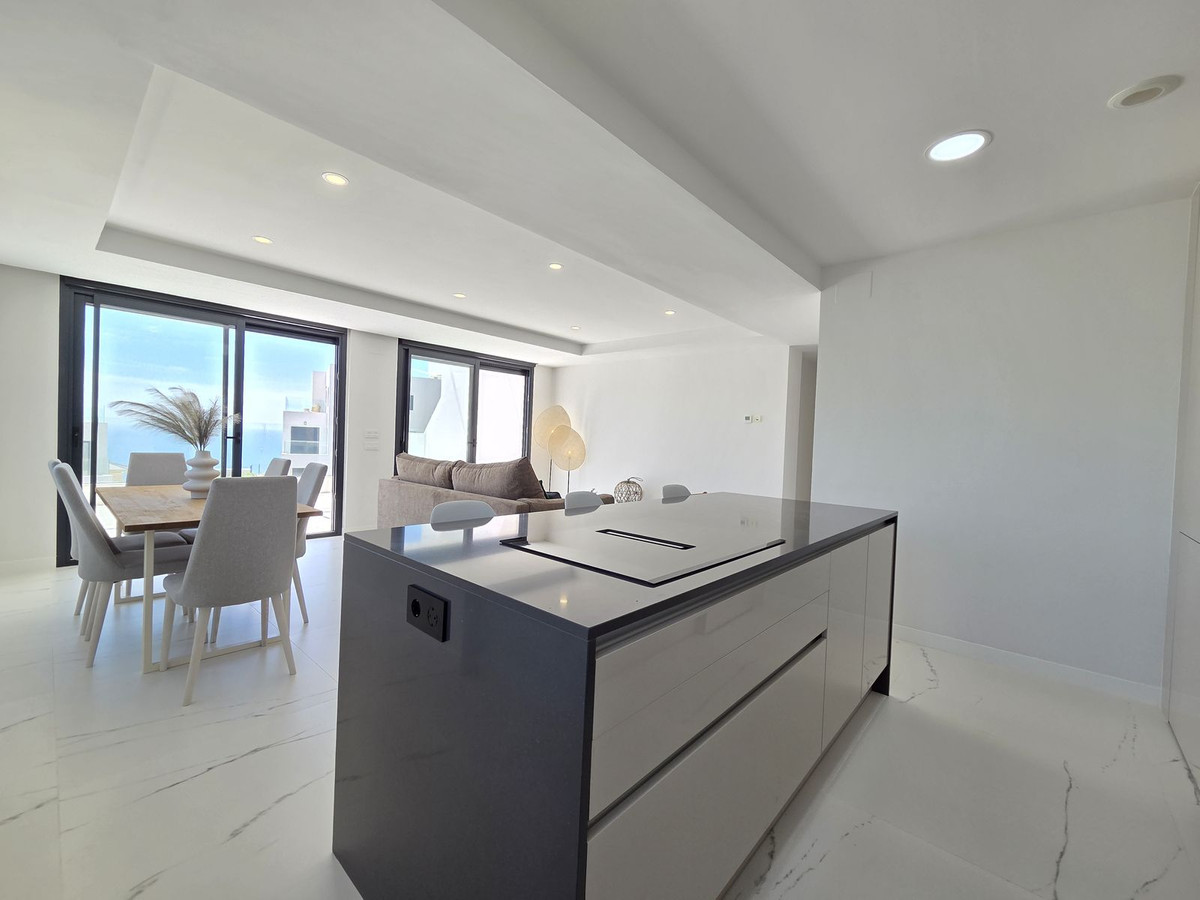 Appartement te koop in Estepona | 3 slaapkamers H5366644