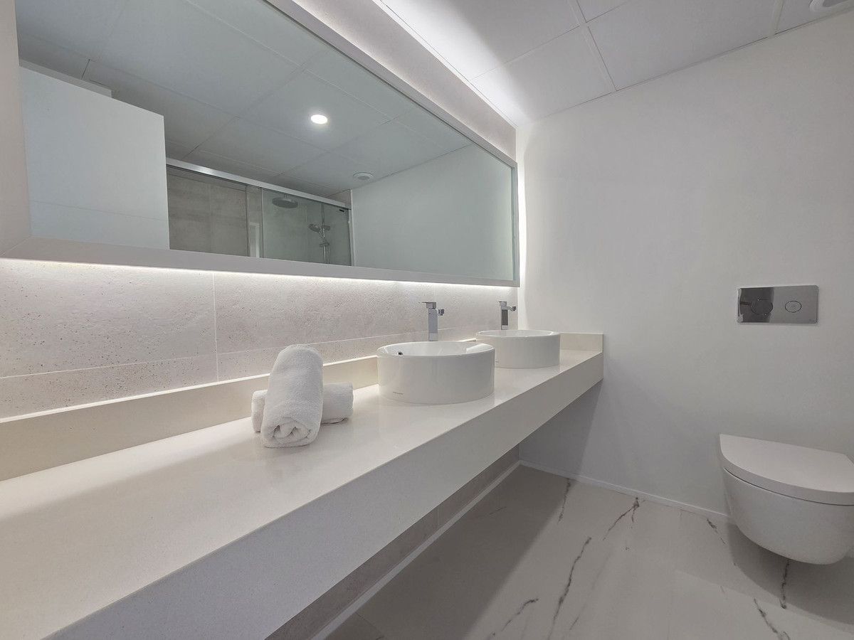 Appartement te koop in Estepona | 3 slaapkamers H5366644