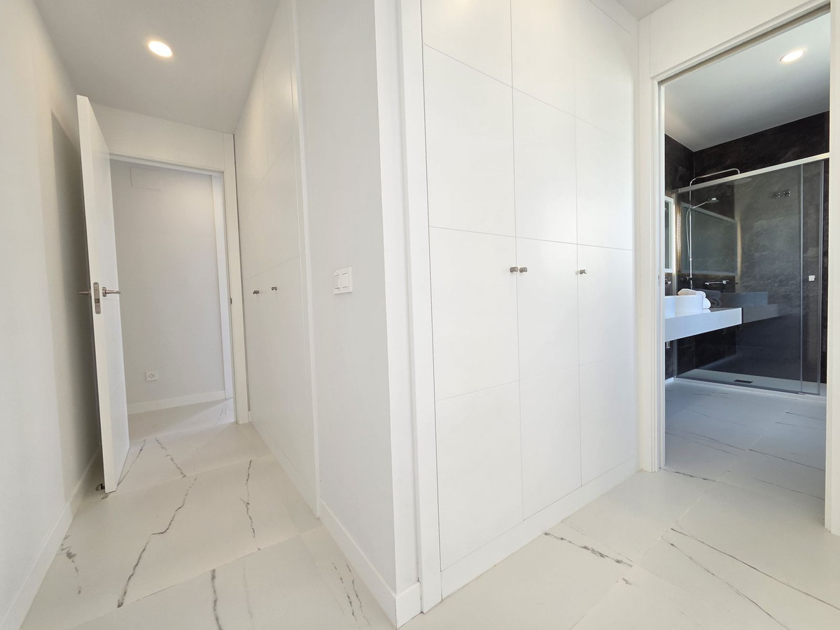 Appartement te koop in Estepona | 3 slaapkamers H5366644