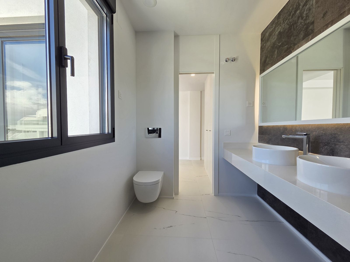 Appartement te koop in Estepona | 3 slaapkamers H5366644