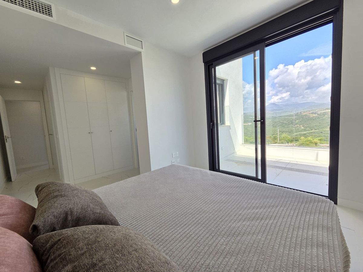 Appartement te koop in Estepona | 3 slaapkamers H5366644