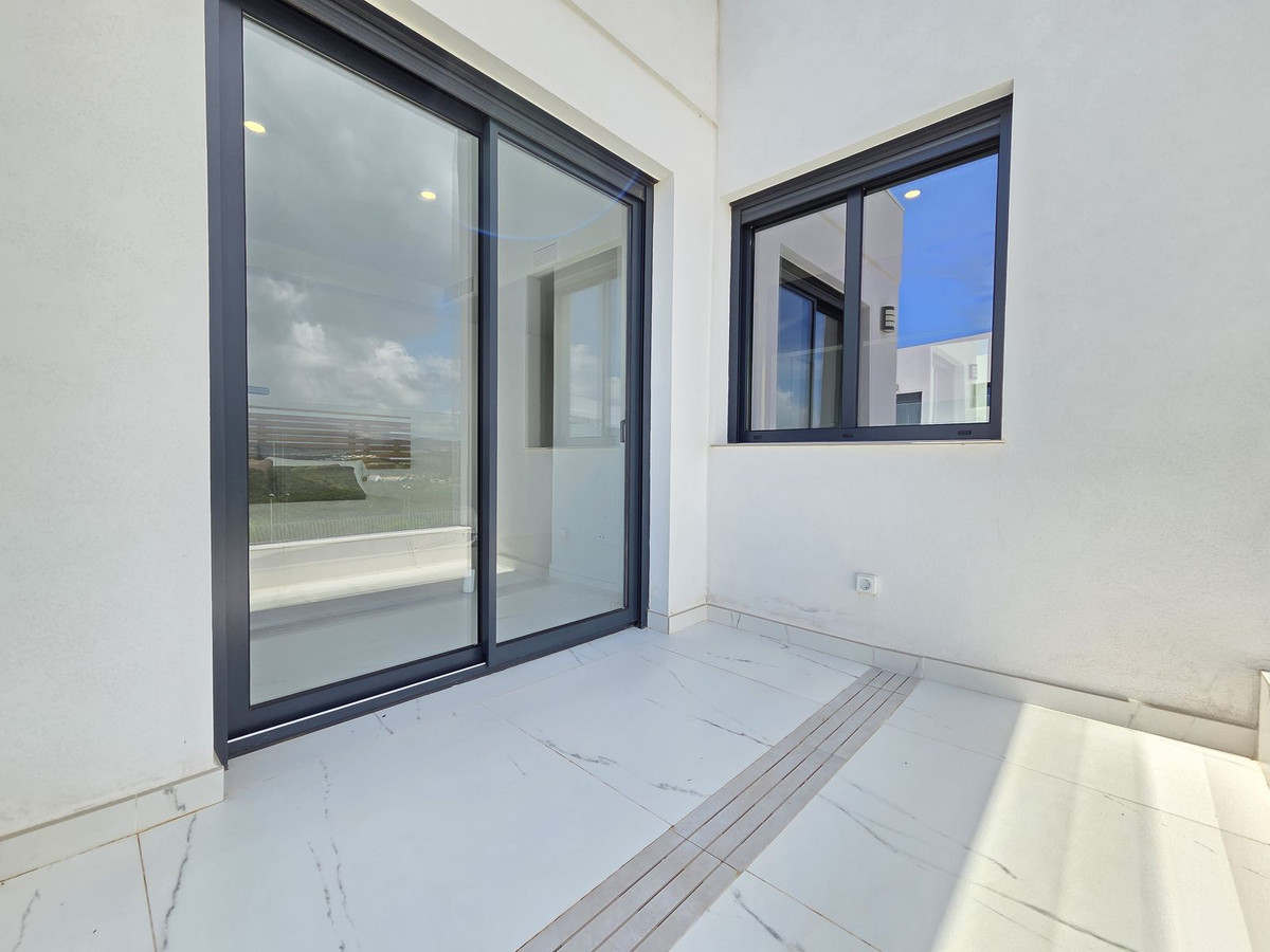 Appartement te koop in Estepona | 3 slaapkamers H5366644