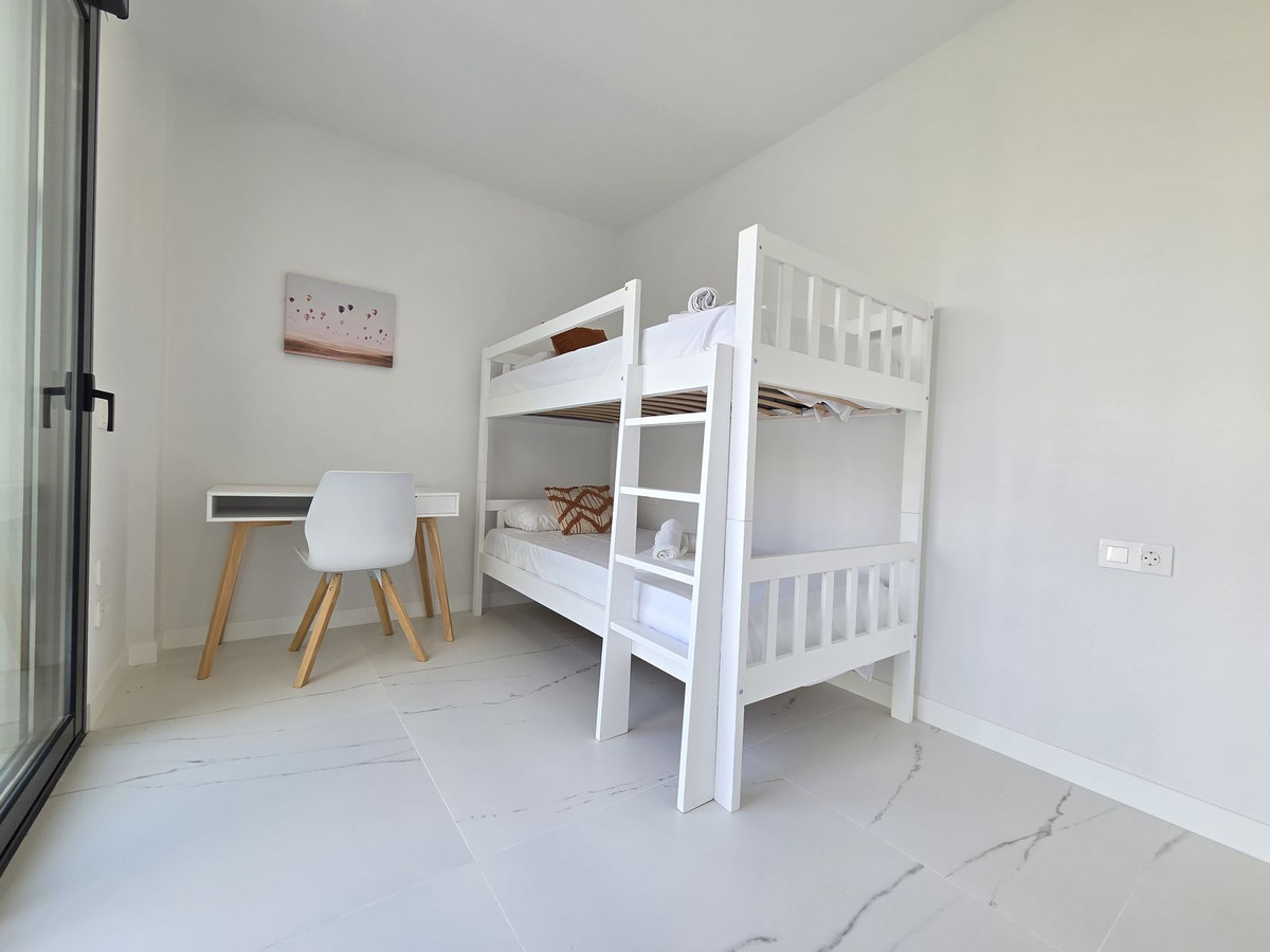 Appartement te koop in Estepona | 3 slaapkamers H5366644