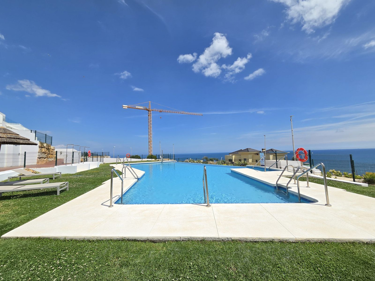 Appartement te koop in Estepona | 3 slaapkamers H5366644