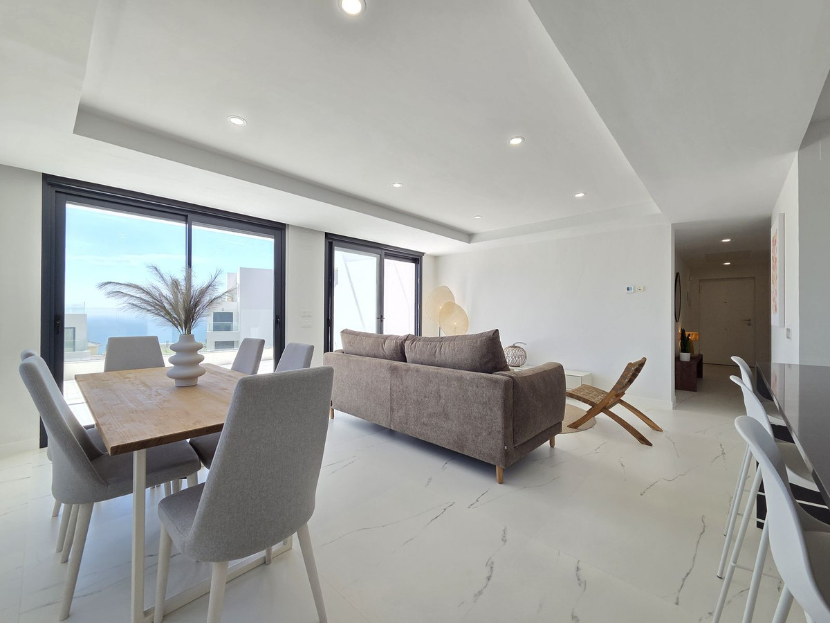 Appartement te koop in Estepona | 3 slaapkamers H5366644