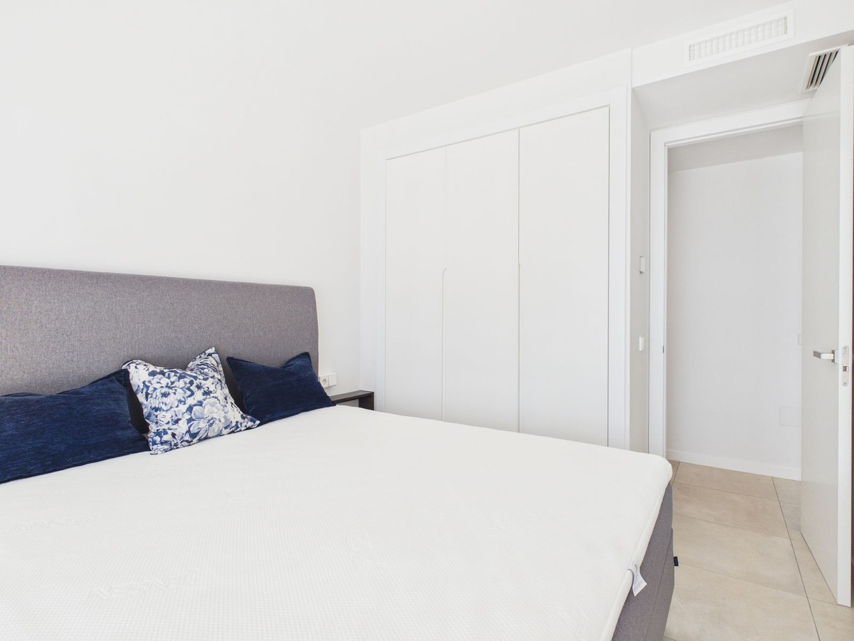 Appartement te koop in Estepona | 4 slaapkamers H5367205