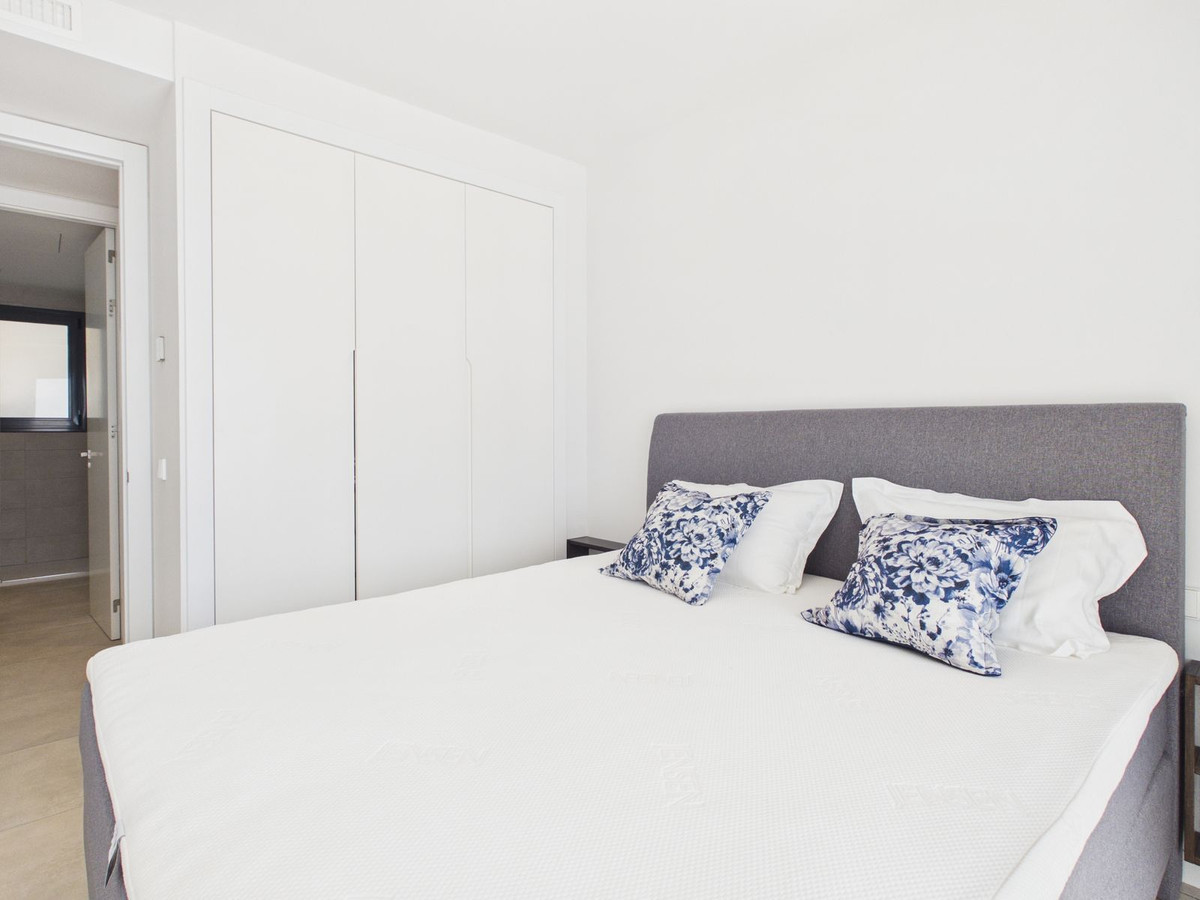 Appartement te koop in Estepona | 4 slaapkamers H5367205