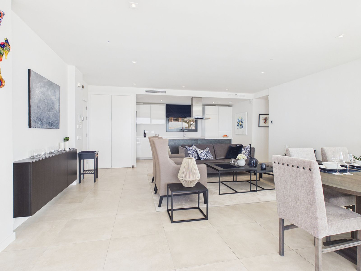 Appartement te koop in Estepona | 4 slaapkamers H5367205