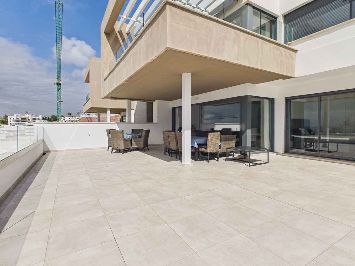 Appartement te koop in Estepona | 4 slaapkamers H5367205