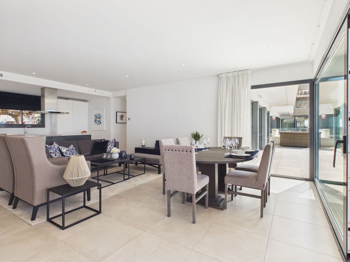 Appartement te koop in Estepona | 4 slaapkamers H5367205