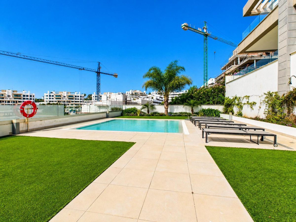 Appartement te koop in Estepona | 4 slaapkamers H5367205