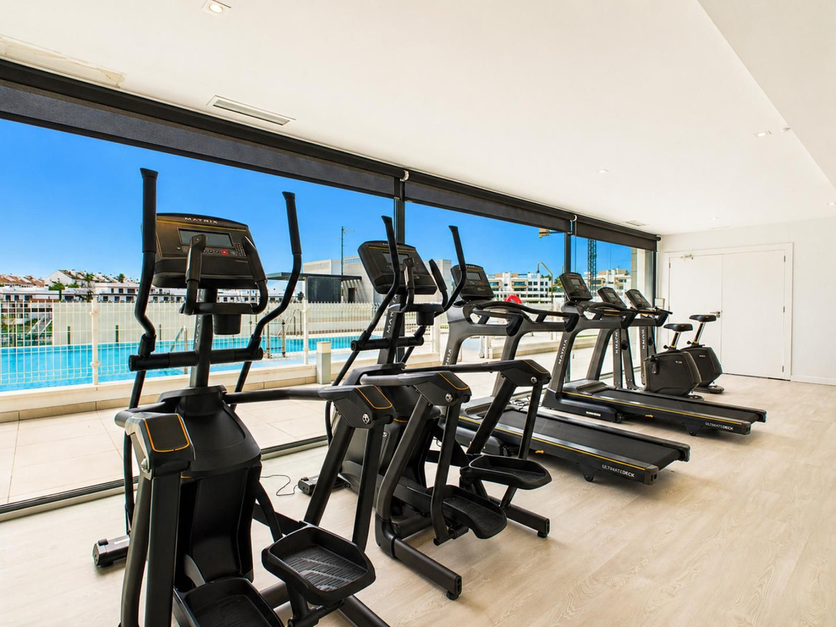 Appartement te koop in Estepona | 4 slaapkamers H5367205