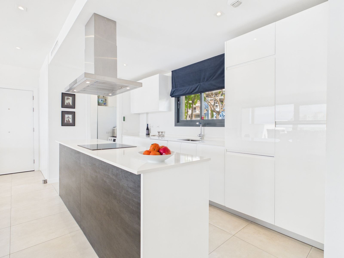 Appartement te koop in Estepona | 4 slaapkamers H5367205