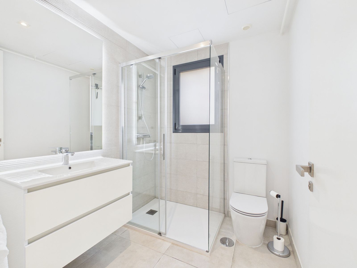 Appartement te koop in Estepona | 4 slaapkamers H5367205