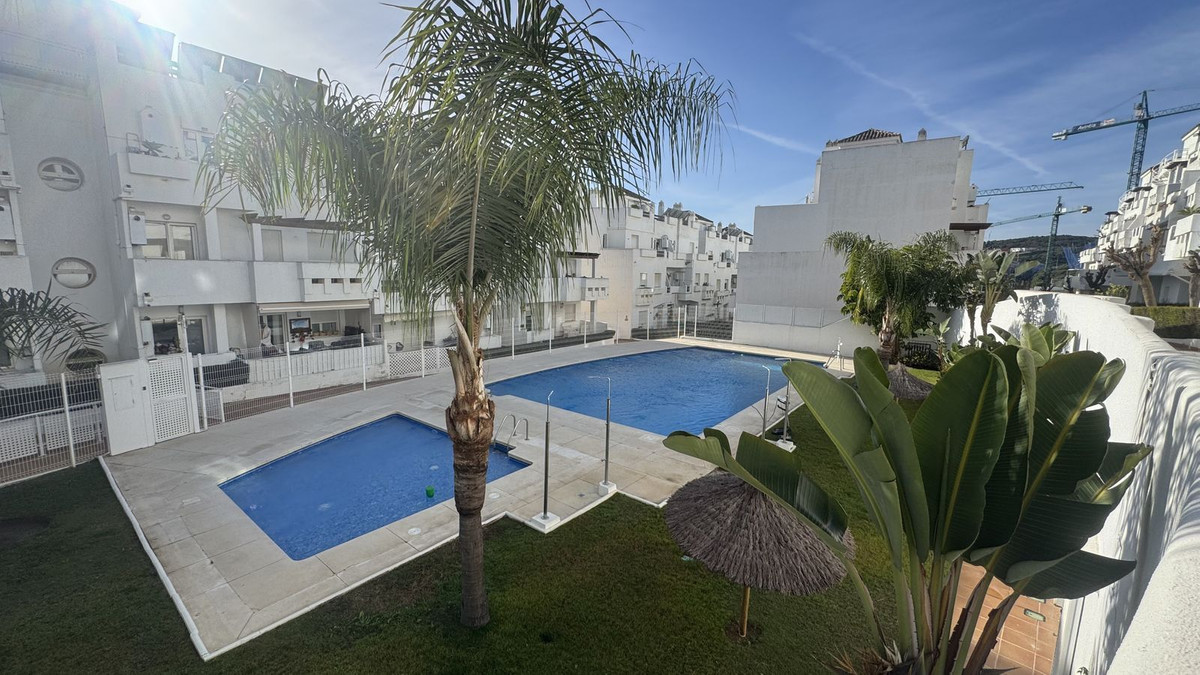 Duplex te koop in Estepona | 4 slaapkamers H5367238