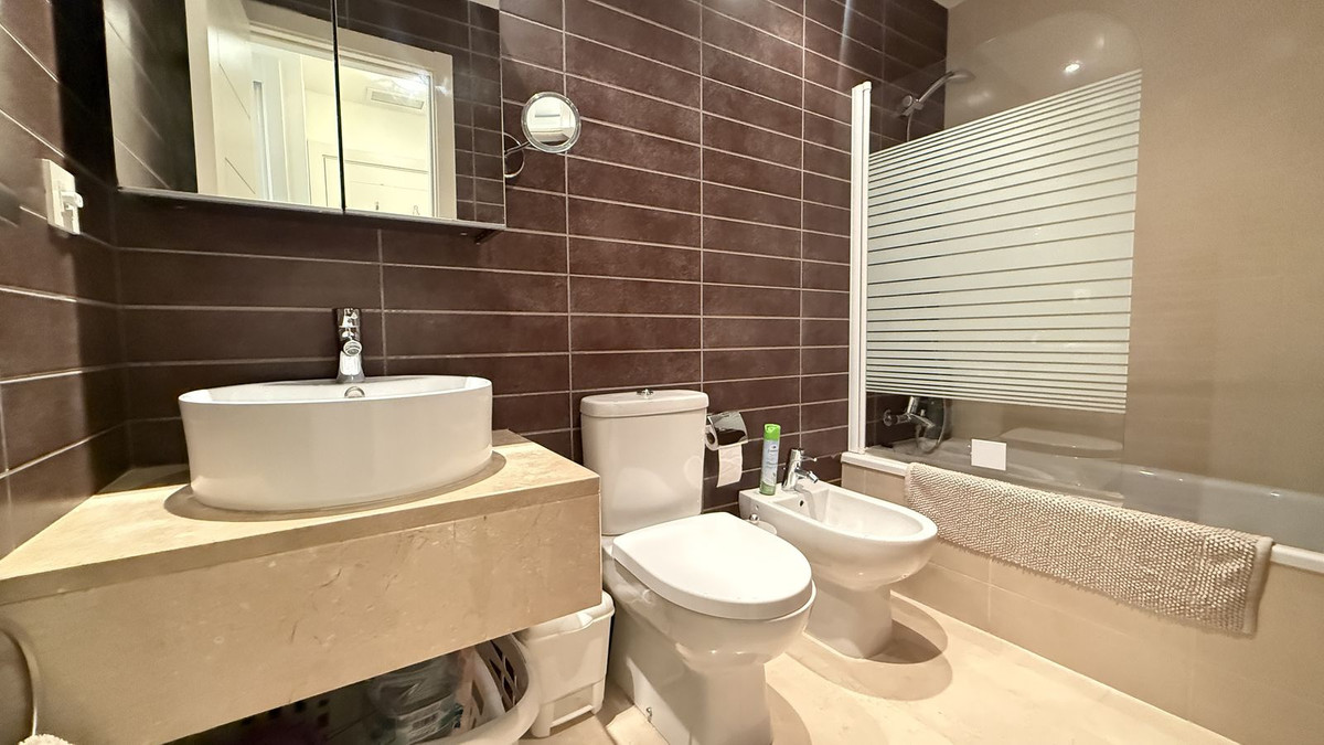 Duplex te koop in Estepona | 4 slaapkamers H5367238