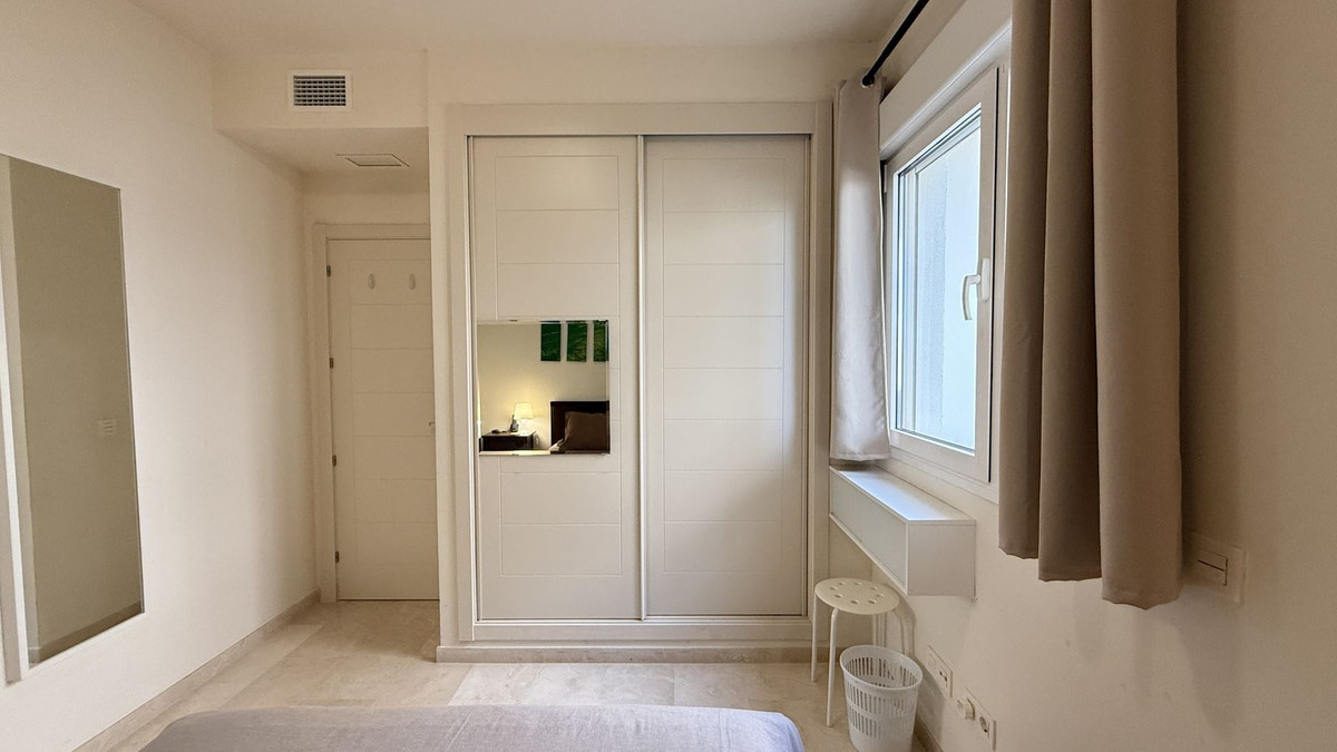 Duplex te koop in Estepona | 4 slaapkamers H5367238