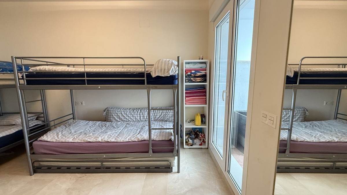 Duplex te koop in Estepona | 4 slaapkamers H5367238