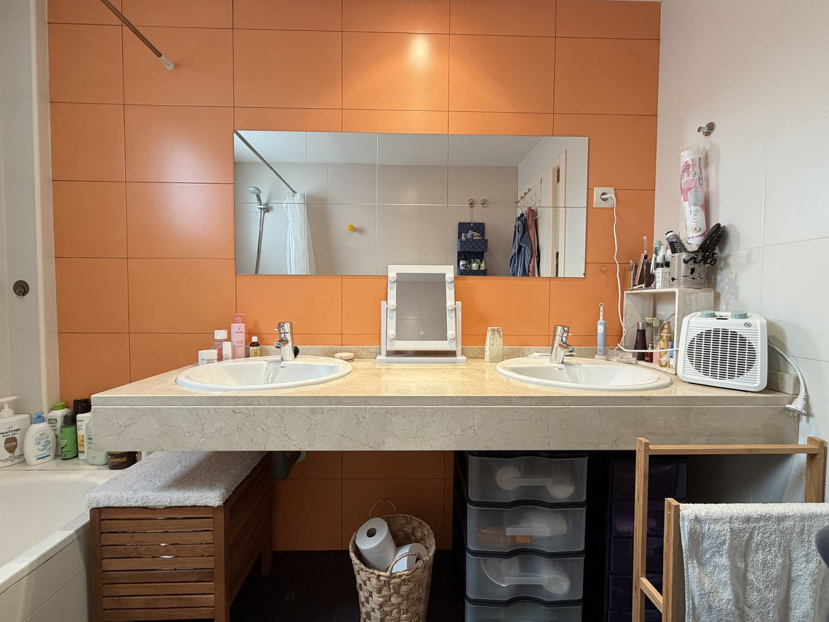 Appartement te koop in Estepona | 2 slaapkamers H5367277