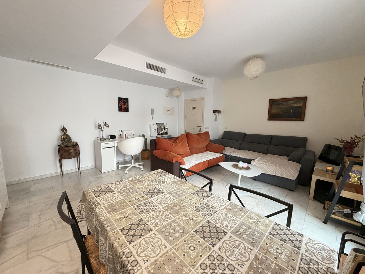 Appartement te koop in Estepona | 2 slaapkamers H5367277