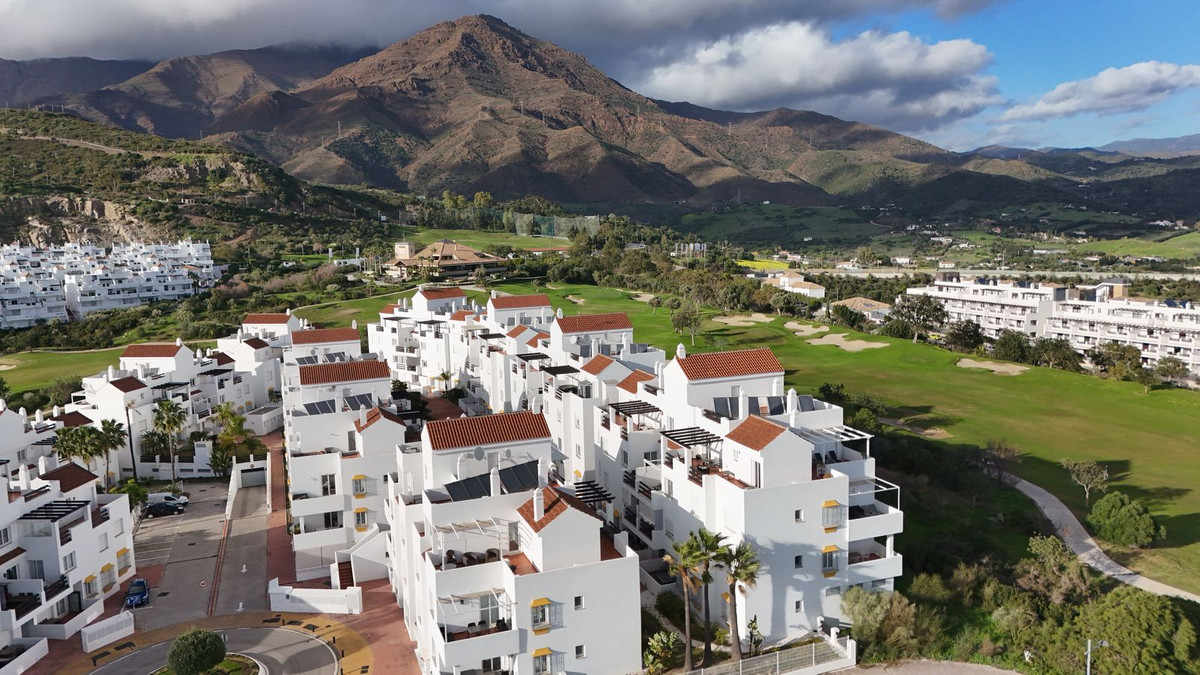 Appartement te koop in Estepona | 2 slaapkamers H5367277