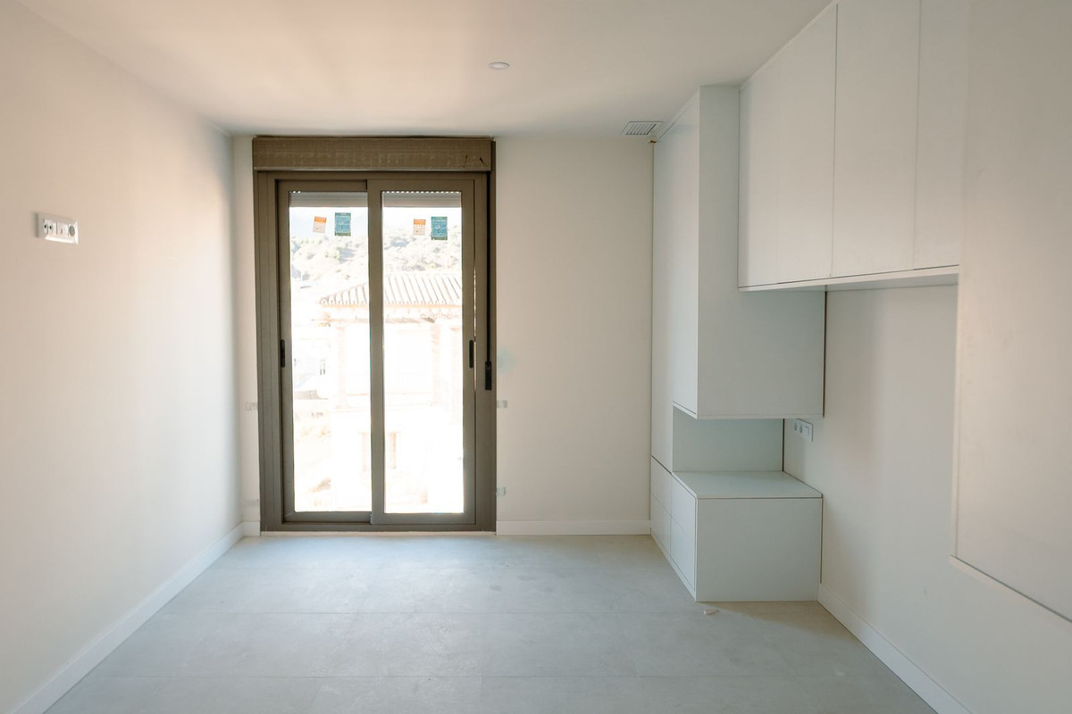 Appartement te koop in Estepona | 2 slaapkamers H5367661