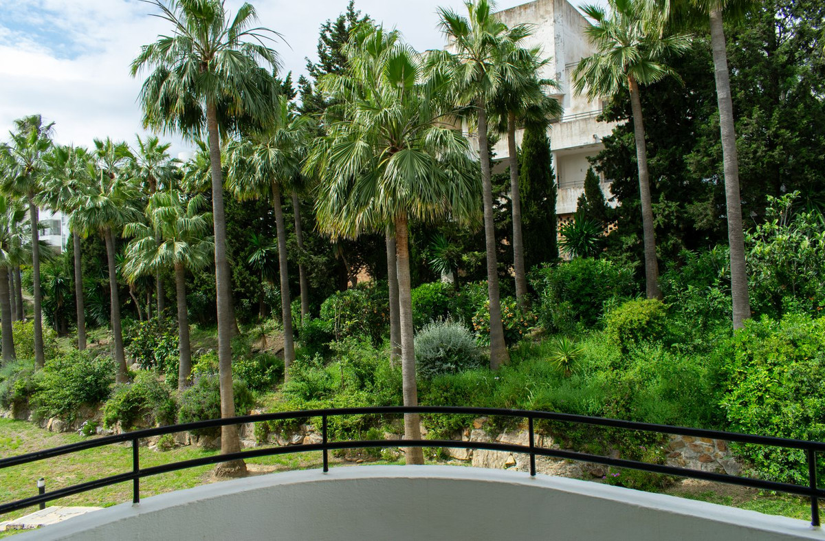 Appartement te koop in Estepona | 2 slaapkamers H5368852