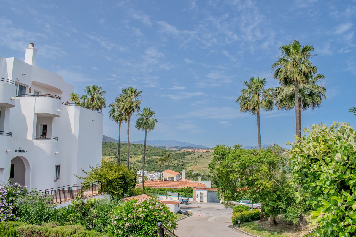 Appartement te koop in Estepona | 2 slaapkamers H5368852