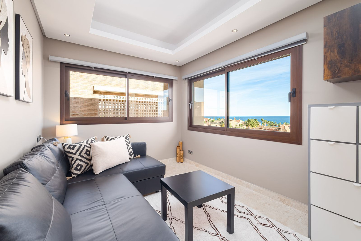 Appartement te koop in Estepona | 4 slaapkamers H5368936