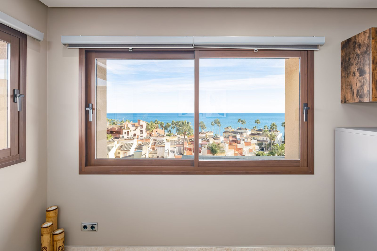 Appartement te koop in Estepona | 4 slaapkamers H5368936
