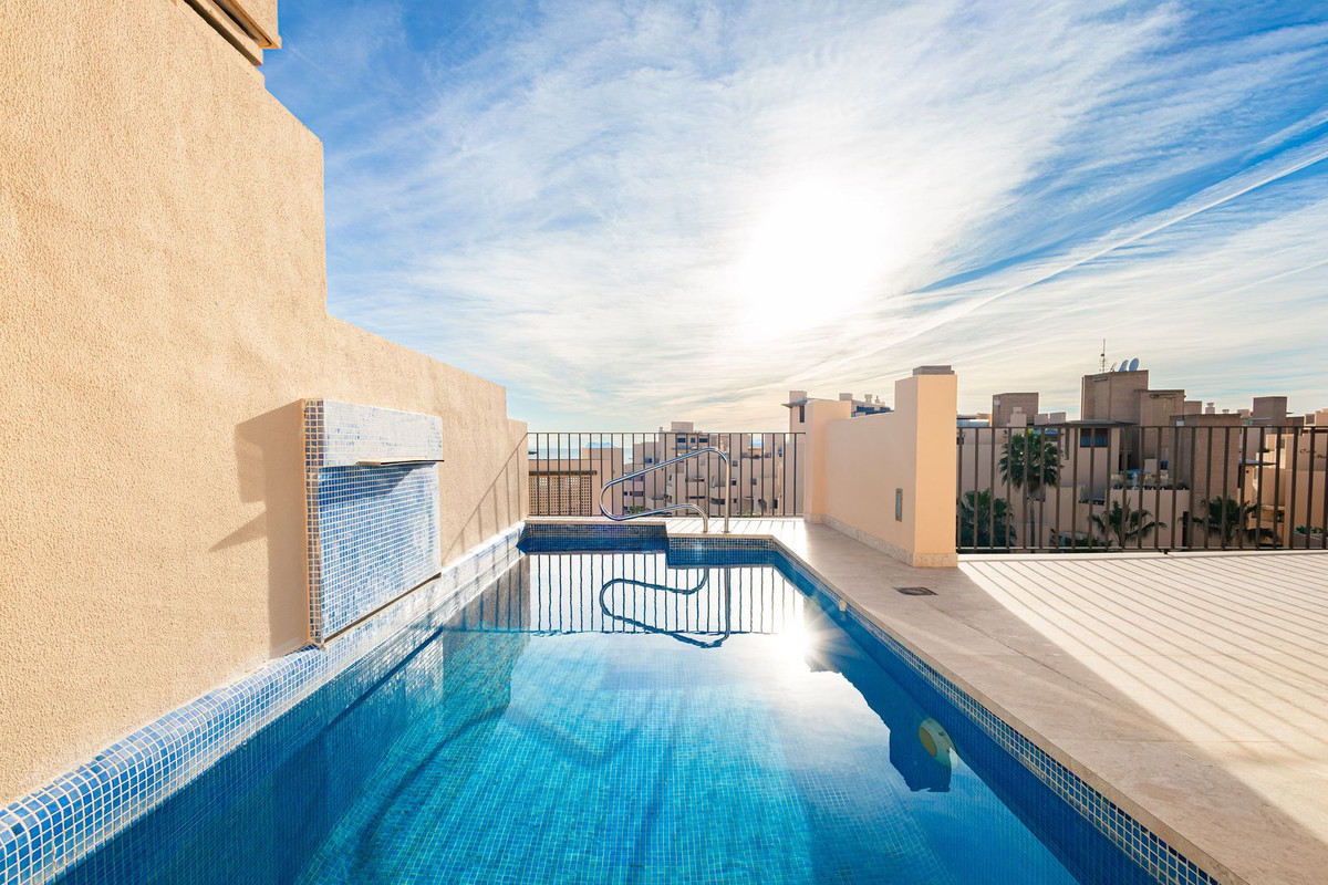 Appartement te koop in Estepona | 4 slaapkamers H5368936