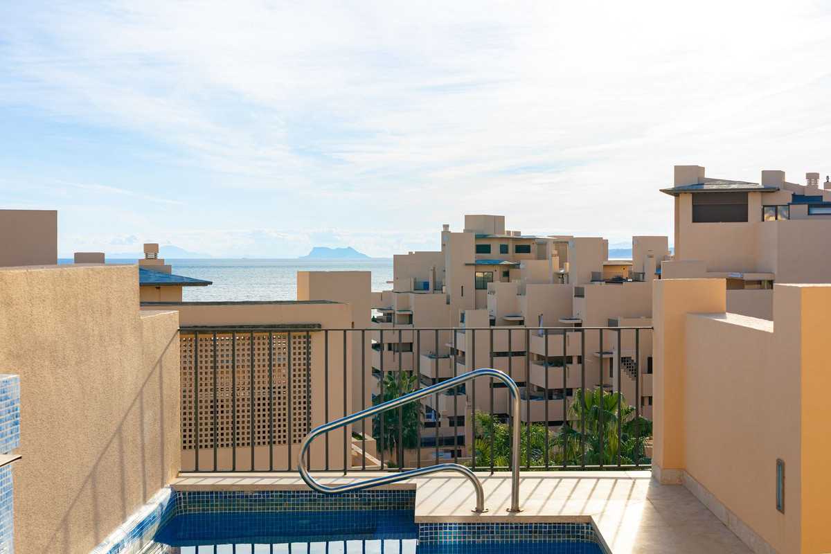 Appartement te koop in Estepona | 4 slaapkamers H5368936
